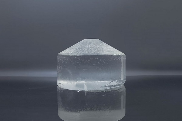 Birefringent Optical Crystals MgF2