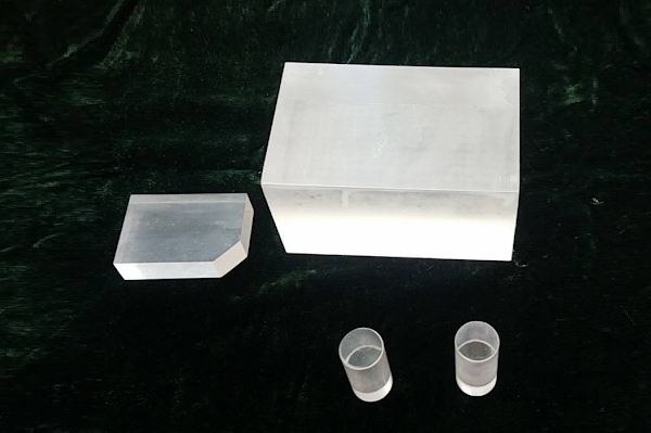Scintillation Crystals and Detectors: CsI (Na)
